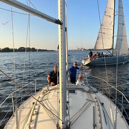 Boat House بوتيل
